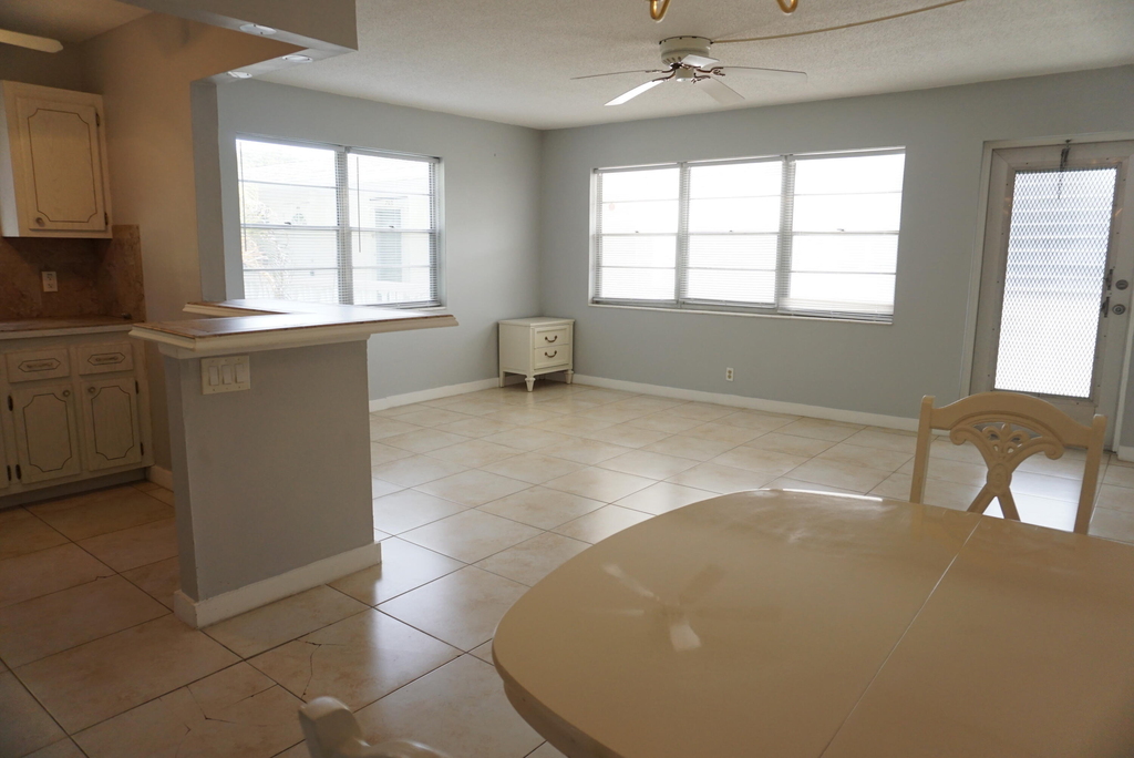 298 Windsor M - Photo 3