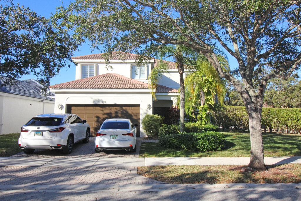 1396 Banyan Way - Photo 1