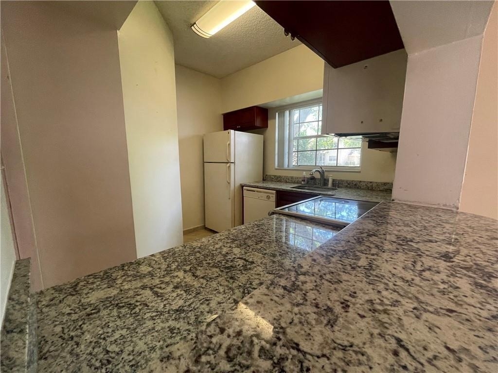 640 Cypress Club Way - Photo 4
