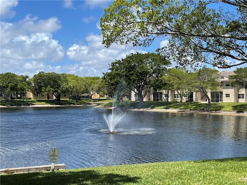 640 Cypress Club Way - Photo 0