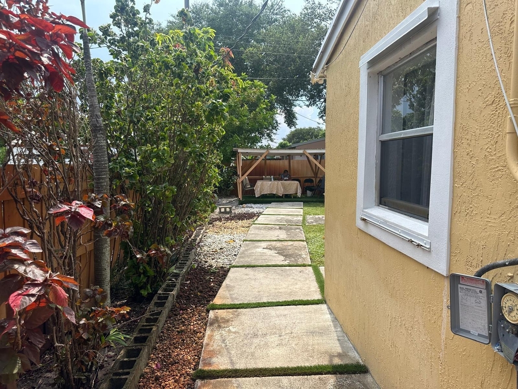 1420 N 70th Avenue - Photo 24