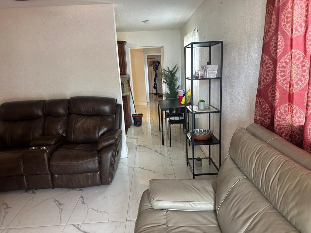 1420 N 70th Avenue - Photo 9
