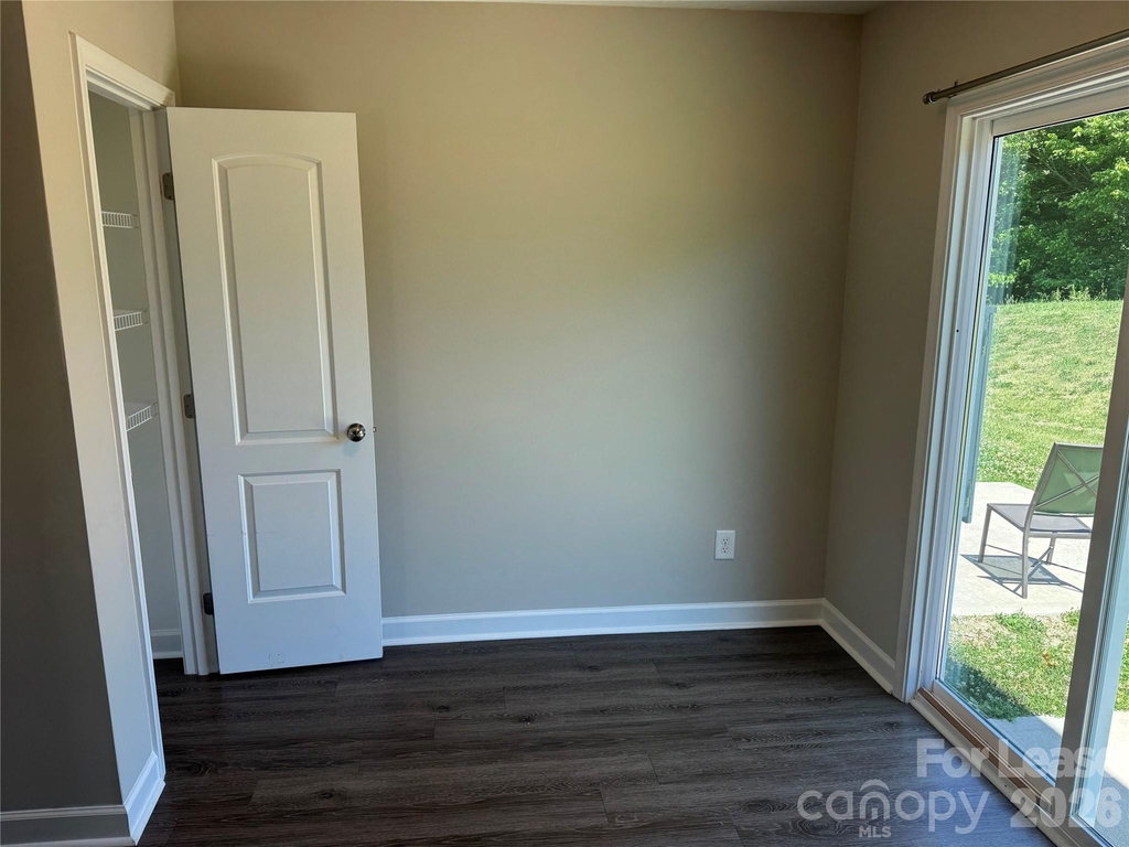 211 N Oak Street - Photo 6