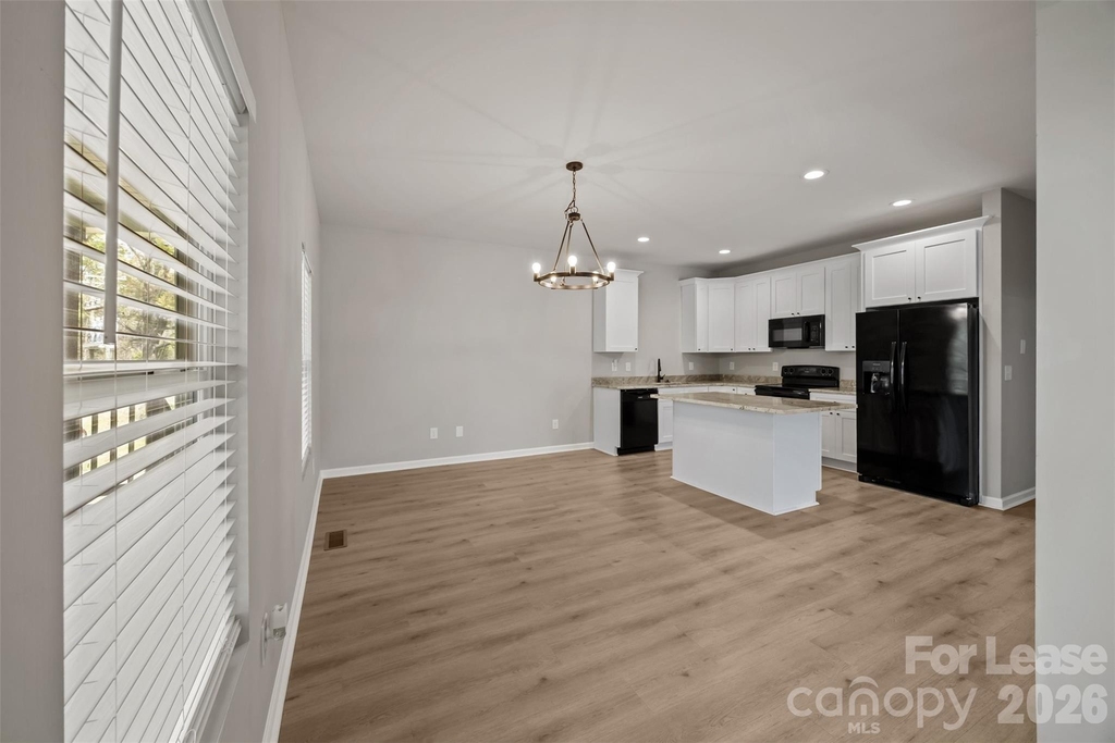 3130 Celia Avenue - Photo 3