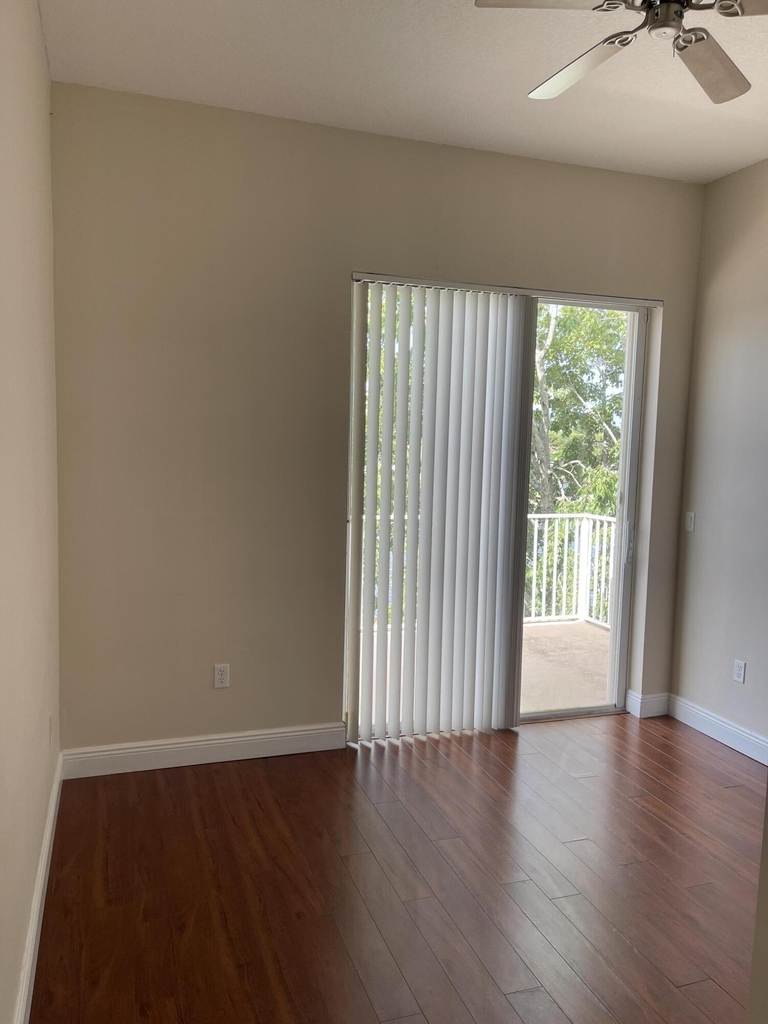 9828 Stover Way - Photo 10