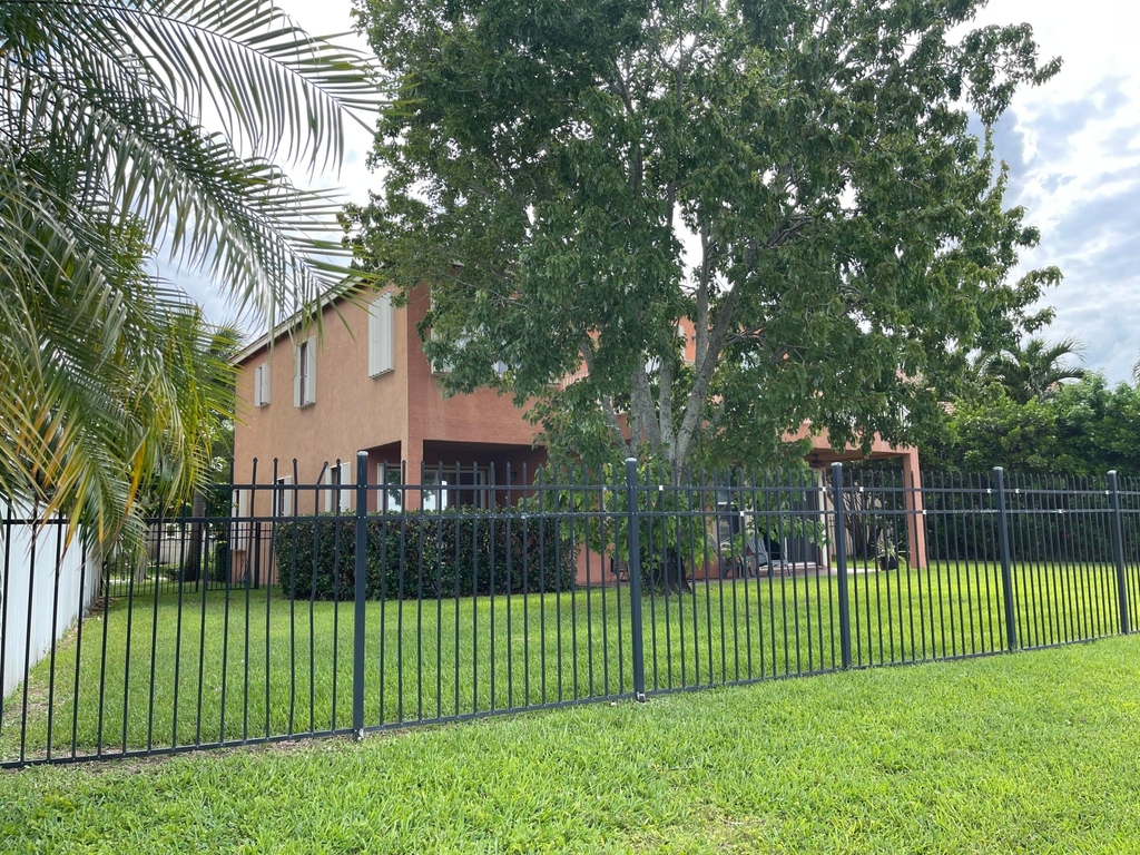 9828 Stover Way - Photo 4