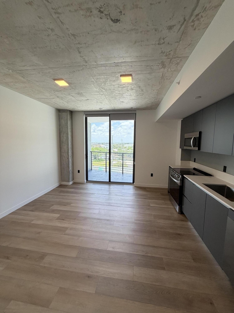 307 Sw 5th - Photo 4