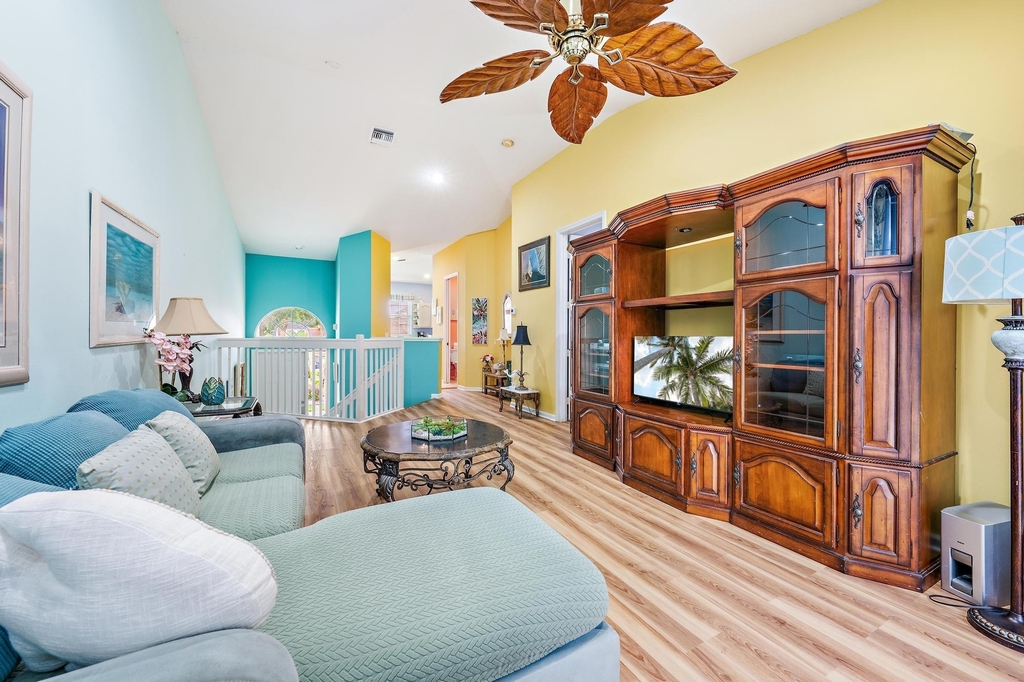 9224 Wentworth Lane - Photo 2