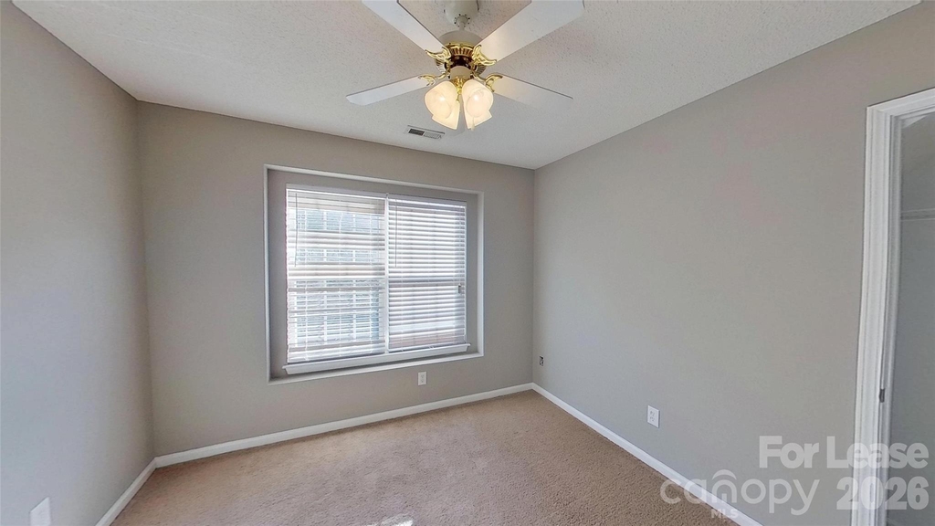7236 Rock Island Road - Photo 5