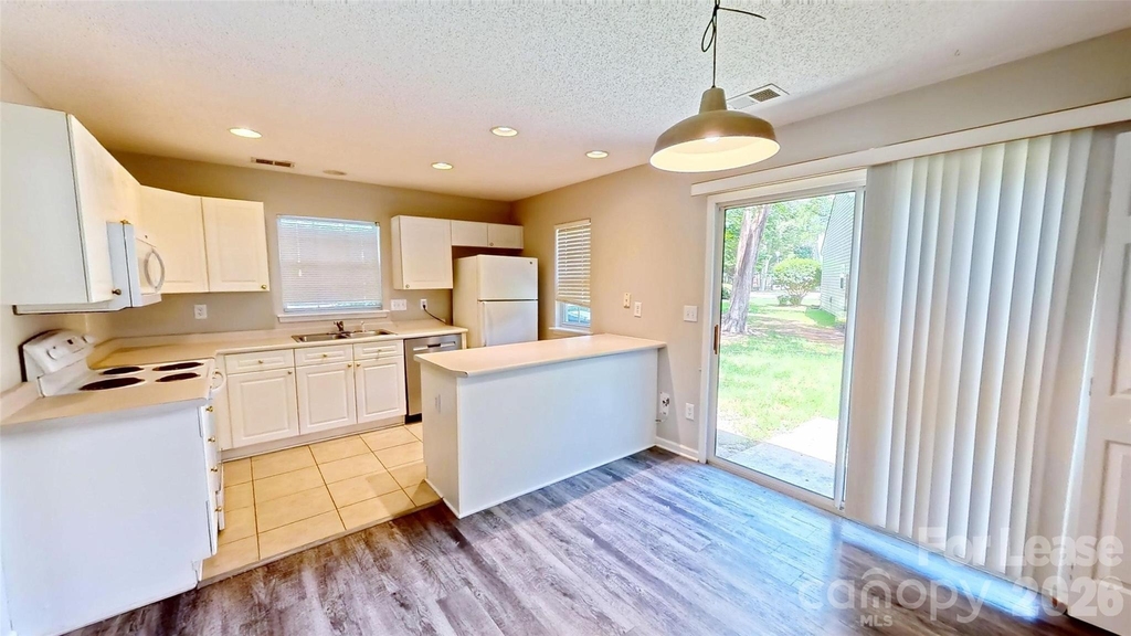 2205 Cigar Court - Photo 3