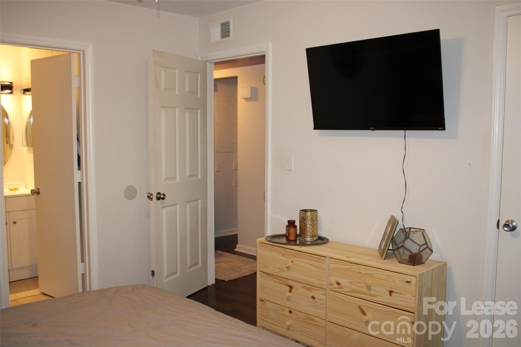 430 Queens Road - Photo 12