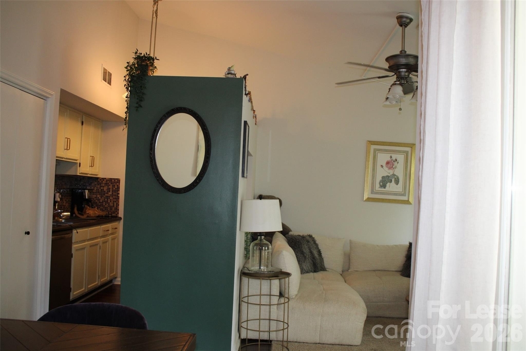 430 Queens Road - Photo 3