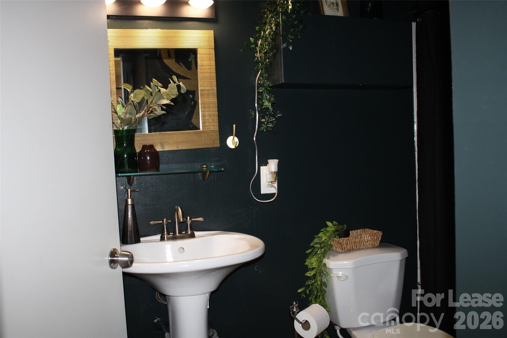430 Queens Road - Photo 18