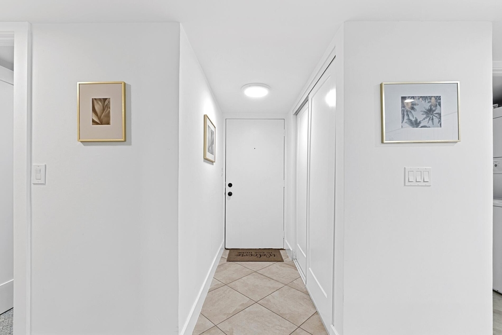 2455 Lindell Boulevard - Photo 21