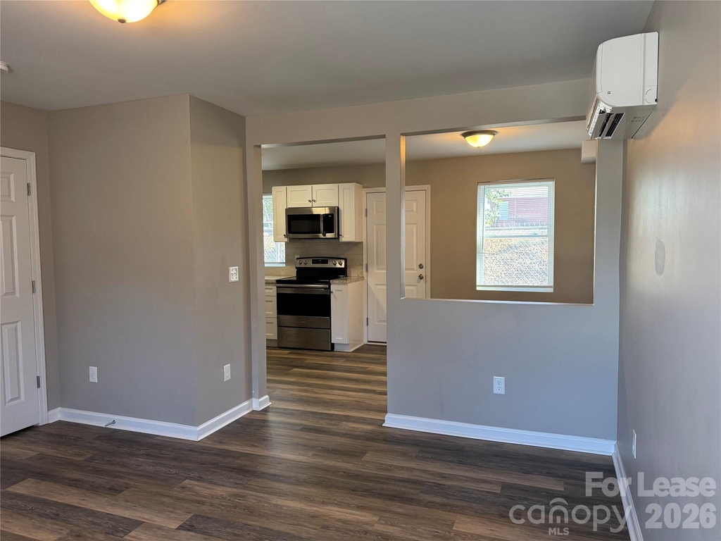 2335 Carmine Street - Photo 3