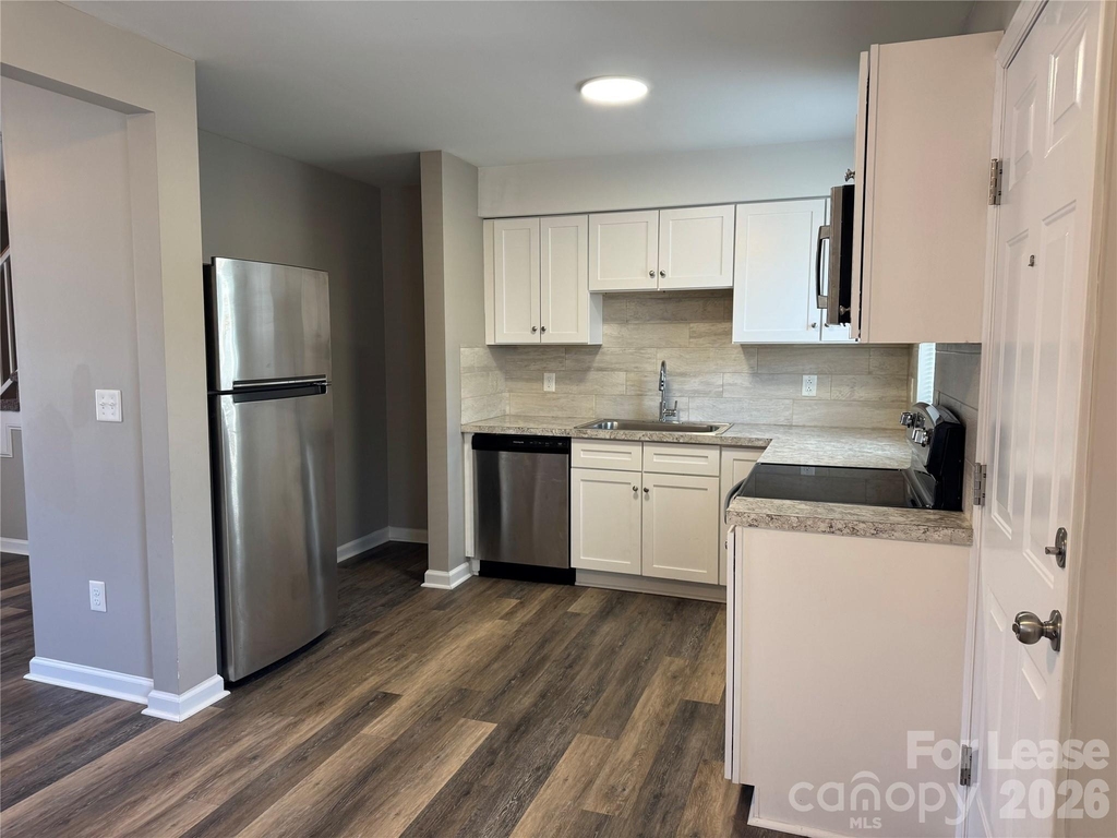 2335 Carmine Street - Photo 5