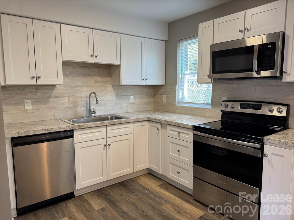 2335 Carmine Street - Photo 6