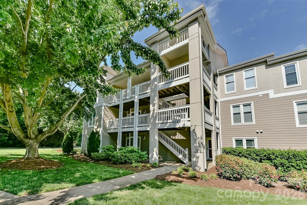 18557 Vineyard Point Lane - Photo 2