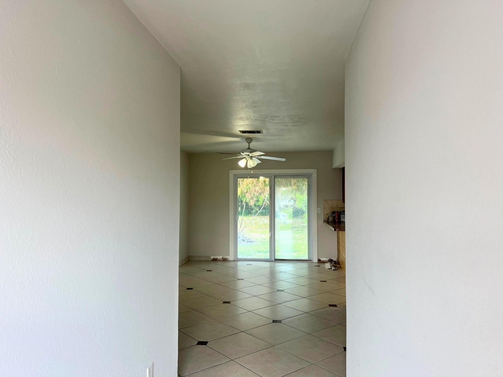 311 Sw Homeland Road - Photo 4