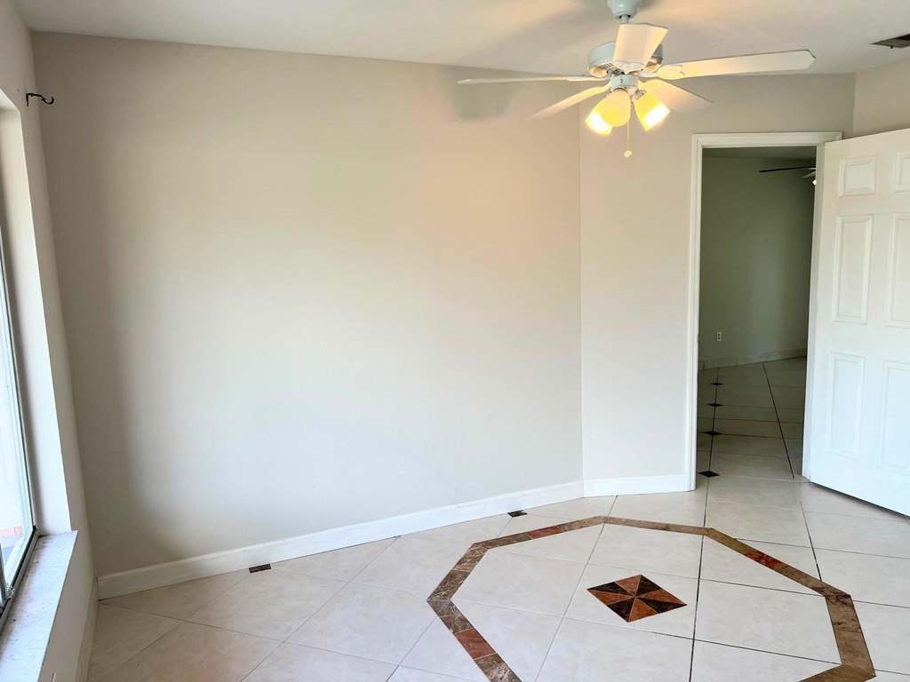 311 Sw Homeland Road - Photo 20