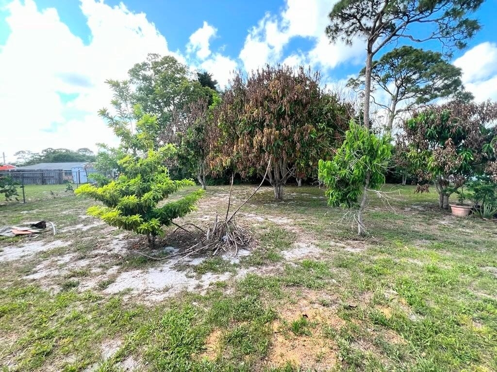311 Sw Homeland Road - Photo 25