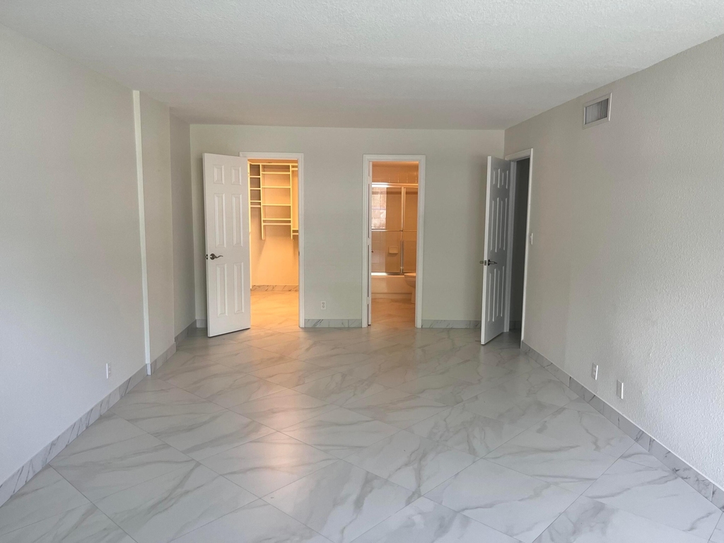 1000 Spanish River Road - Photo 19