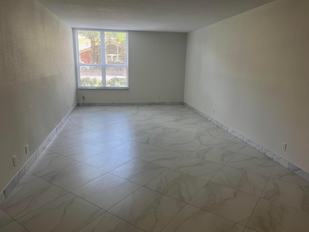 1000 Spanish River Road - Photo 18