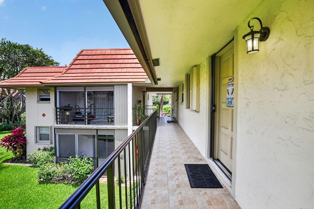 1050 Nw 13th Street - Photo 4