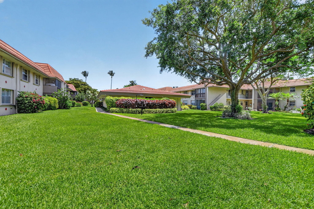 1050 Nw 13th Street - Photo 8