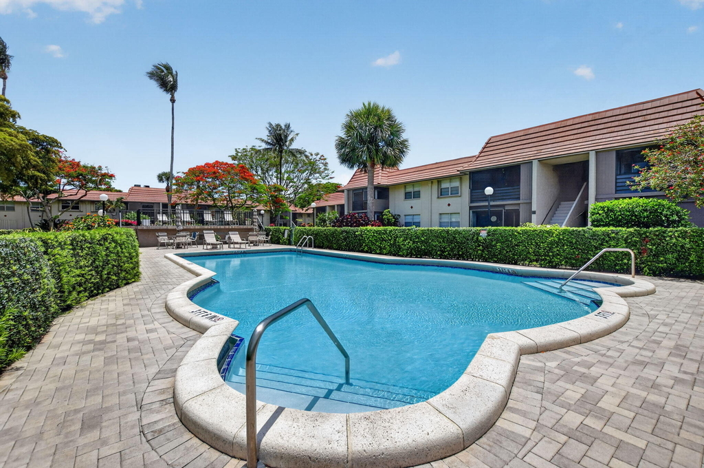 1050 Nw 13th Street - Photo 24