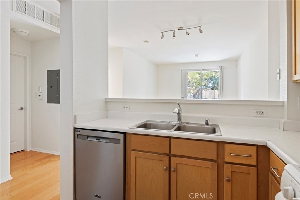 6400 Crescent Park E - Photo 5
