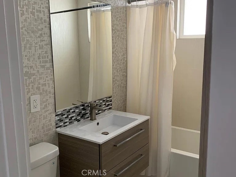 702 S St Andrews Place - Photo 6