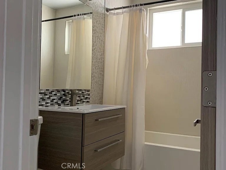 702 S St Andrews Place - Photo 7
