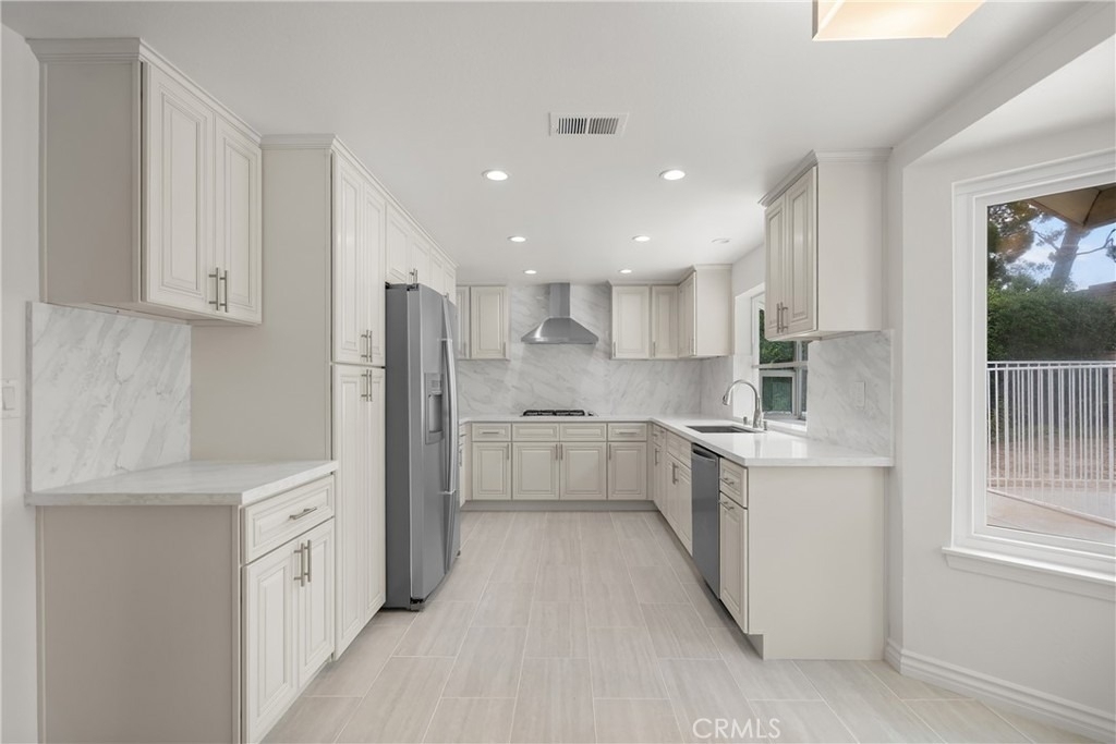 11861 Darby Avenue - Photo 2