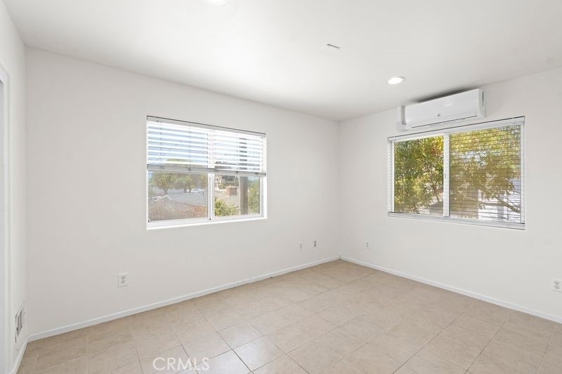 1578 S San Bernardino - Photo 11