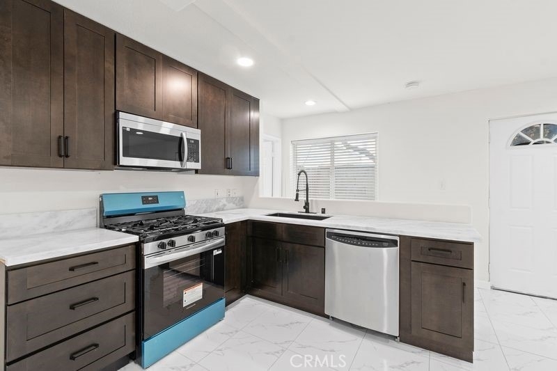 1578 S San Bernardino - Photo 4