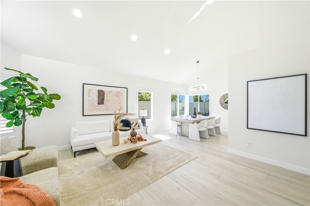 21041 Skylark - Photo 2