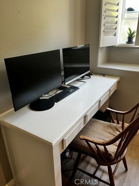 2 Benchmark - Photo 4