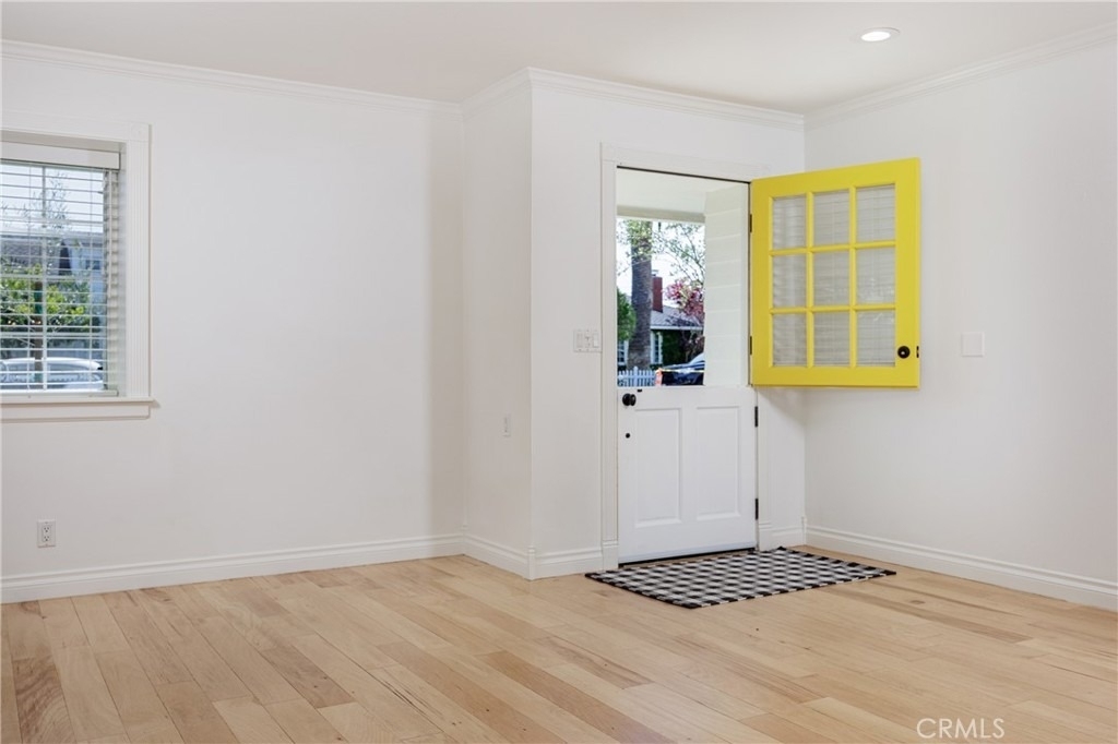 408 Flower Street - Photo 3