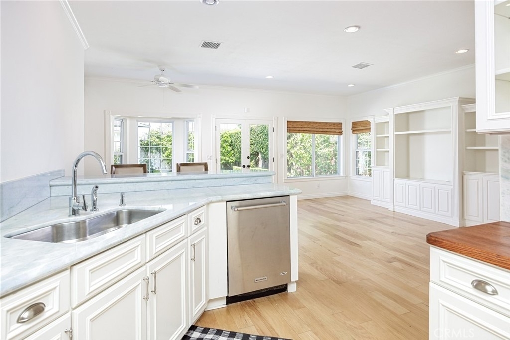408 Flower Street - Photo 14