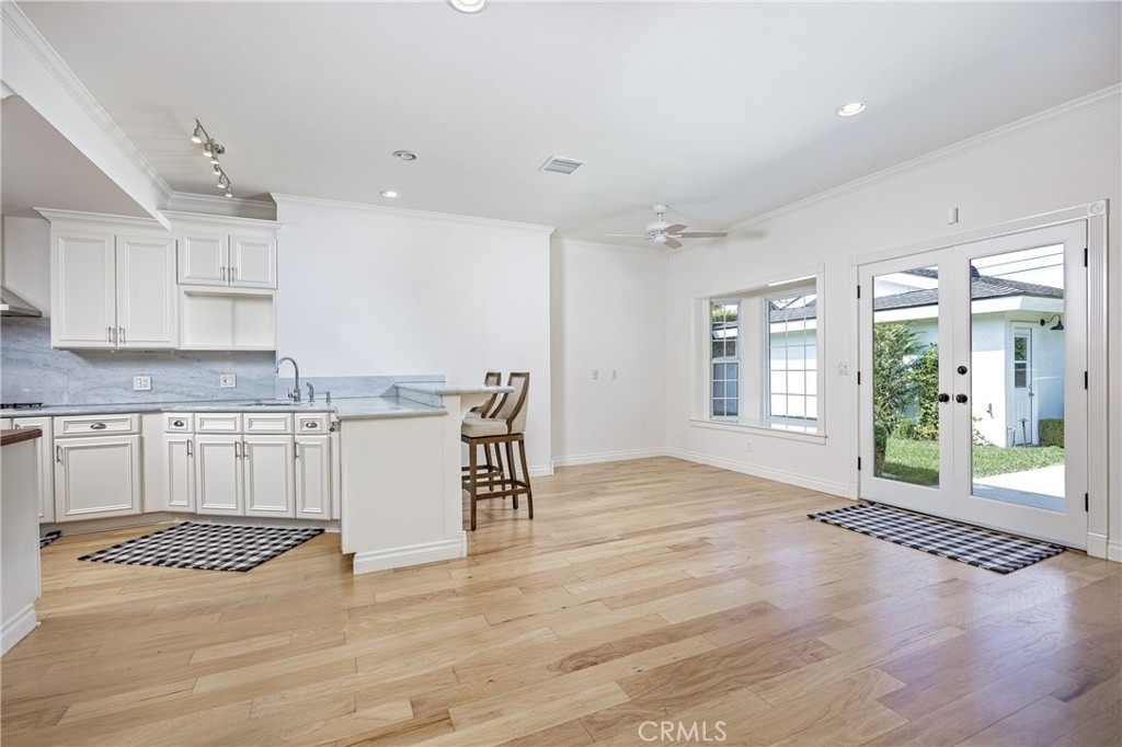 408 Flower Street - Photo 9
