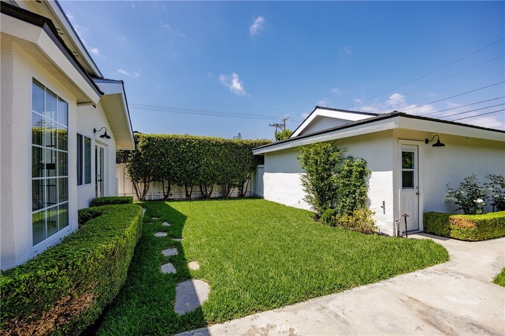 408 Flower Street - Photo 32