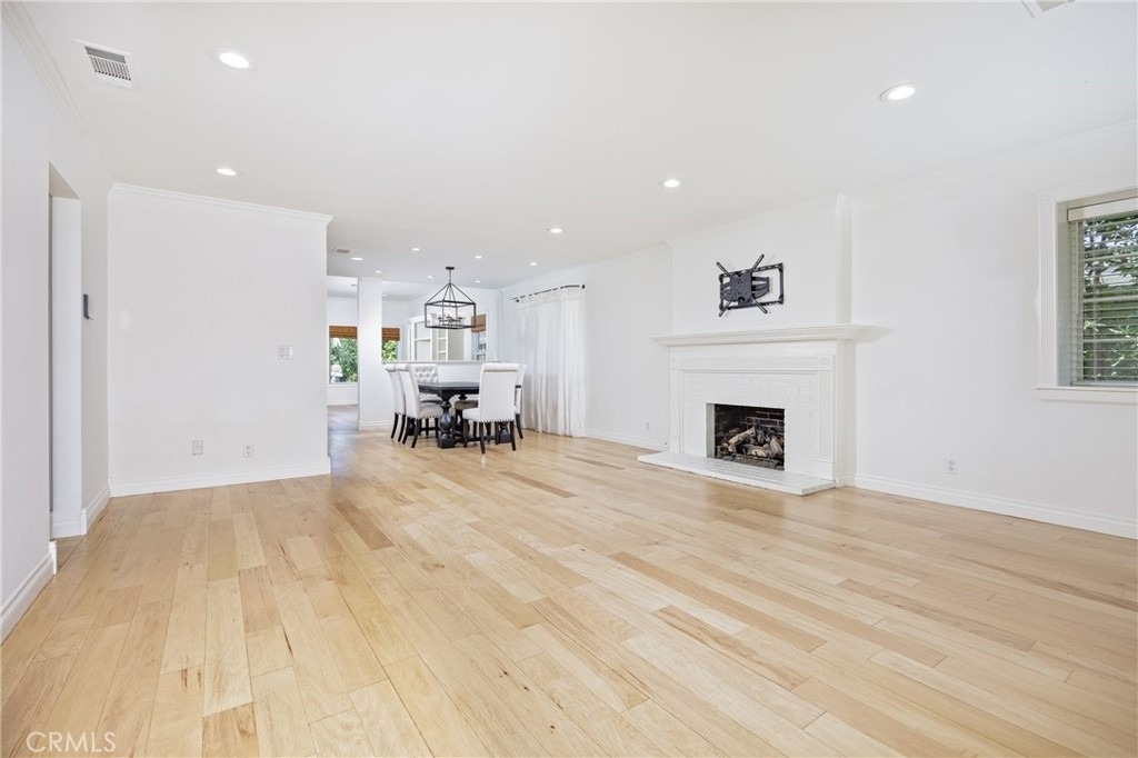 408 Flower Street - Photo 4