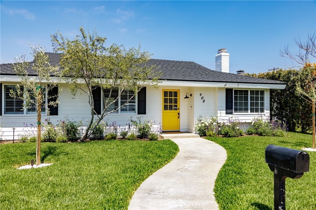 408 Flower Street - Photo 1