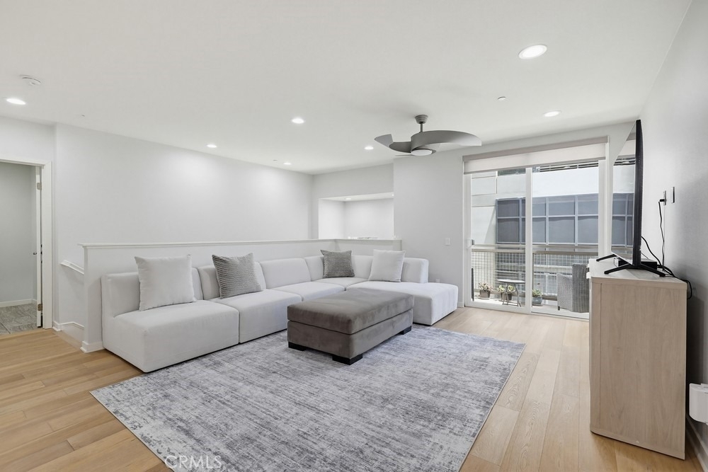 503 Rockefeller - Photo 3