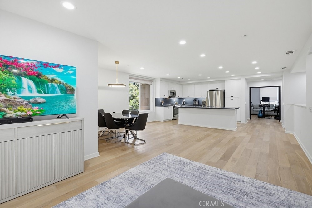 503 Rockefeller - Photo 0
