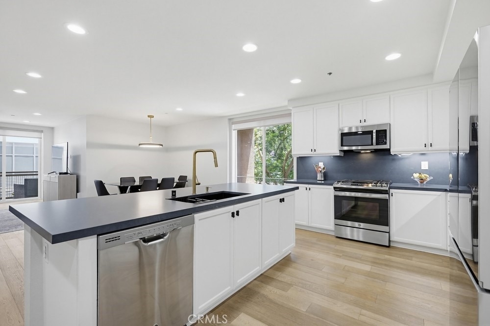 503 Rockefeller - Photo 16
