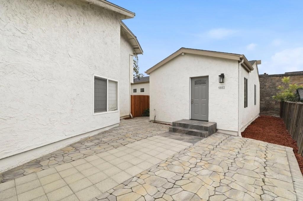 1802 Ponca Court - Photo 2