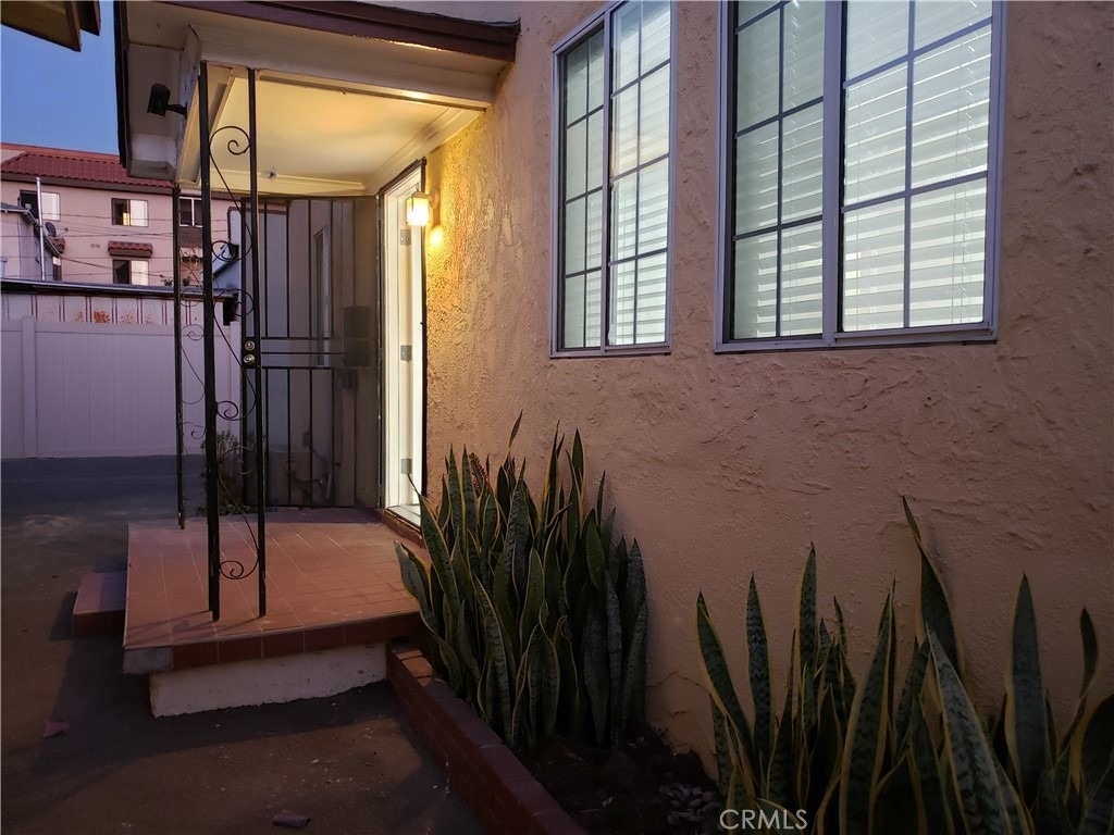 628 W California - Photo 15