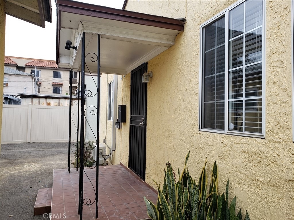 628 W California - Photo 13